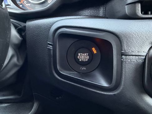 Used 2025 Jeep Wrangler Unlimited Rubicon AWD/4WD image 24