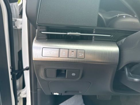 New 2026 Hyundai Kona SE image 19