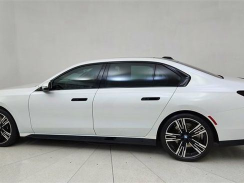 Used 2023 BMW 740i 740i w/ Executive Package image 4