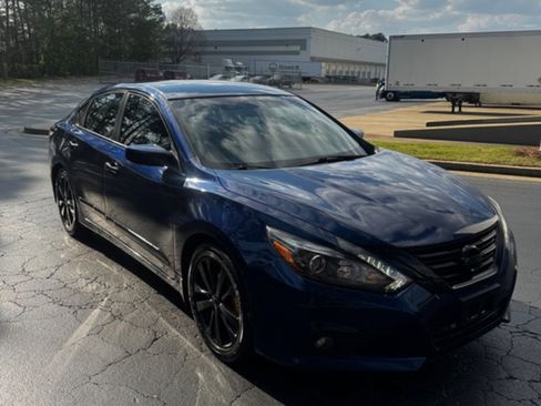 Used 2016 Nissan Altima 3.5 SR image 3