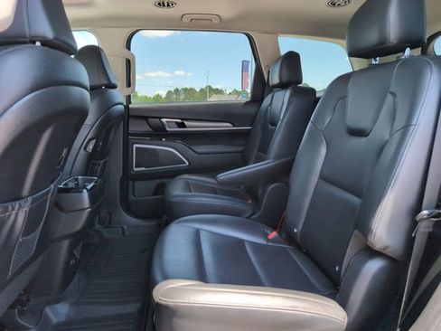 Used 2022 Kia Telluride S FWD image 29