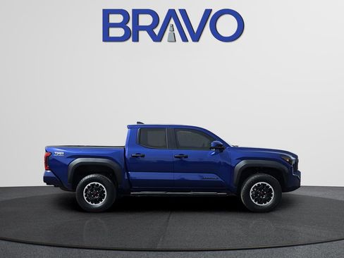 Used 2025 Toyota Tacoma TRD Off-Road image 3