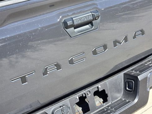 Used 2025 Toyota Tacoma TRD Sport image 16