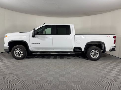 Used 2024 Chevrolet Silverado 2500 LT image 4