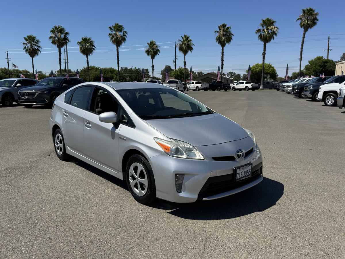 Used 2013 Toyota Prius Two FWD image 2