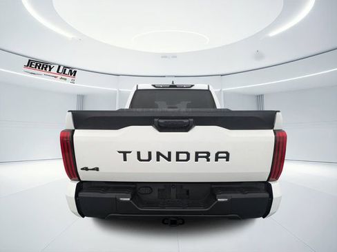 Used 2022 Toyota Tundra SR5 AWD/4WD image 4