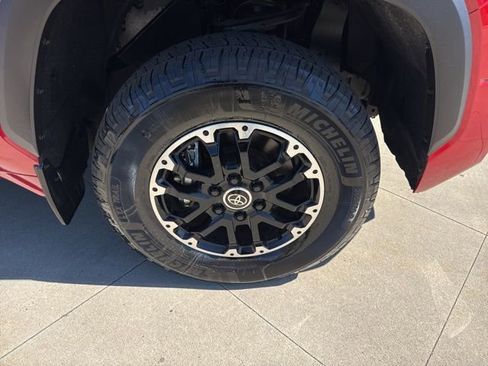 Used 2022 Toyota Tundra SR5 w/ TRD Off-Road Package image 9