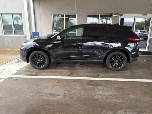 Used 2025 Acura RDX SH-AWD image 13