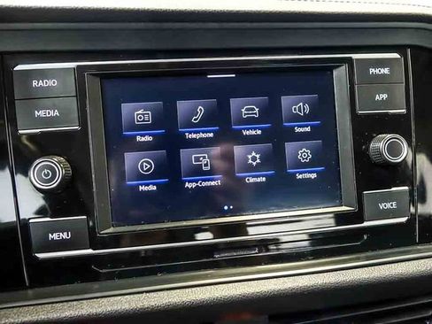 Used 2024 Volkswagen Jetta SE FWD image 21