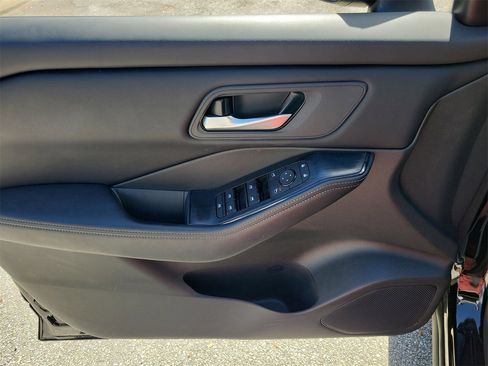 Used 2025 Nissan Rogue SV image 13