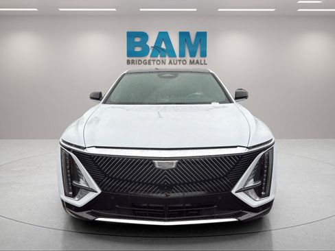 New 2026 Cadillac Lyriq Luxury image 2