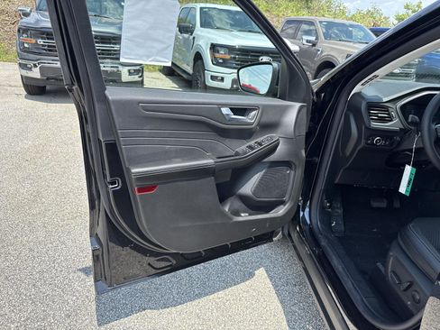 New 2025 Ford Escape PHEV image 10