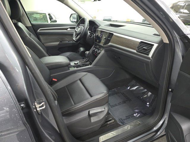 Used 2023 Volkswagen Atlas SE AWD/4WD image 5