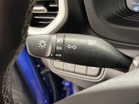 Used 2023 Hyundai Venue Limited w/ Cargo Package image 19