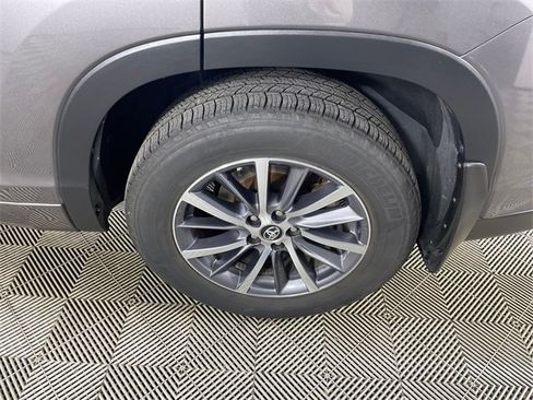Used 2018 Toyota Highlander XLE image 22