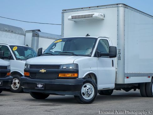 Used 2024 Chevrolet Express 3500 w/ Power Convenience Package RWD image 2