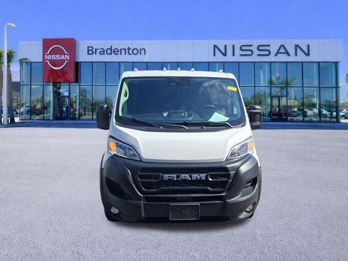 Used 2025 RAM ProMaster 2500 w/ Convenience Group FWD image 2