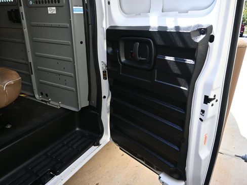 Used 2020 GMC Savana 3500 Extended w/ Driver Convenience Package image 44