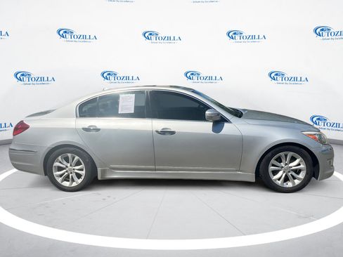 Used 2012 Hyundai Genesis 3.8 image 6