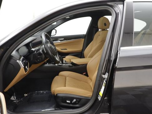 Used 2023 BMW 530i xDrive w/ Convenience Package AWD/4WD image 5