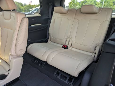 Used 2023 Jeep Grand Cherokee L Limited w/ Luxury Tech Group II RWD image 29