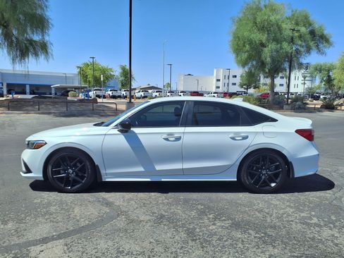 Used 2023 Honda Civic Sport image 3