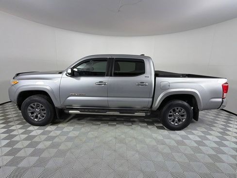 Used 2019 Toyota Tacoma SR5 image 8