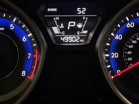 Used 2015 Hyundai Elantra SE w/ Option Group 02 FWD image 17
