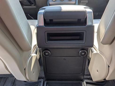 Used 2018 Land Rover Discovery SE AWD/4WD image 32