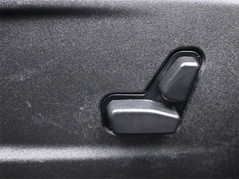 Used 2023 Chrysler 300 Touring L image 12