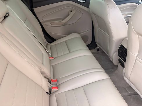 Used 2016 Ford C-MAX Energi SEL FWD image 15