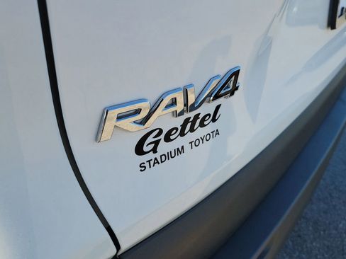 Used 2023 Toyota RAV4 XLE image 6