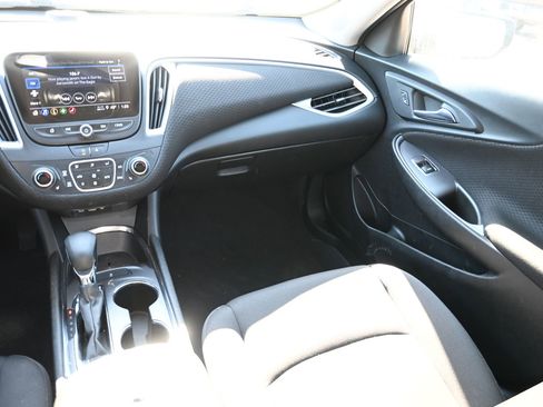 Used 2023 Chevrolet Malibu LT image 17