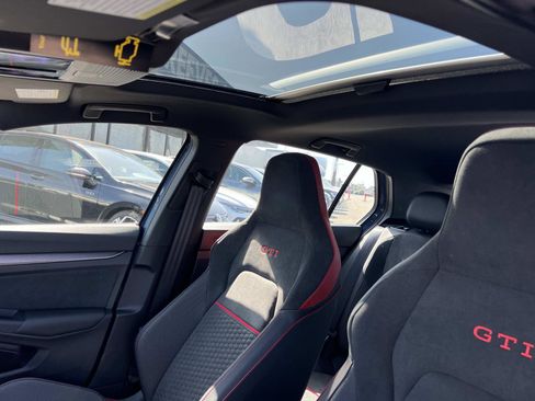 New 2026 Volkswagen GTI SE FWD image 21