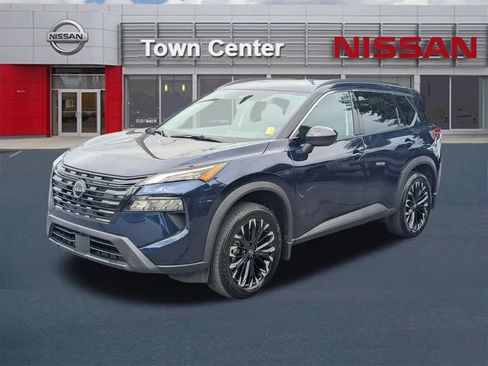 Used 2026 Nissan Rogue Dark Armor FWD image 3