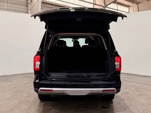 Used 2024 Ford Expedition Max XLT image 12