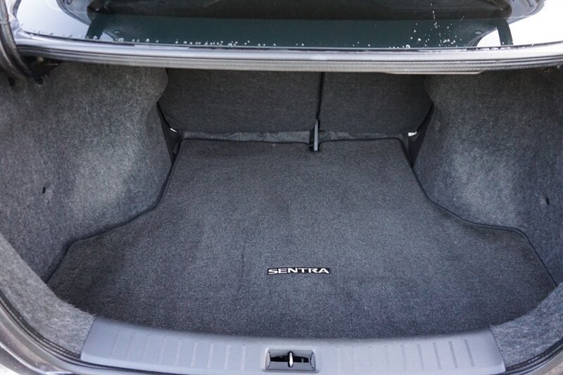 Used 2015 Nissan Sentra SR FWD image 22