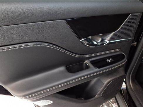 Used 2022 Lincoln Corsair AWD w/ Equipment Group 101A image 8