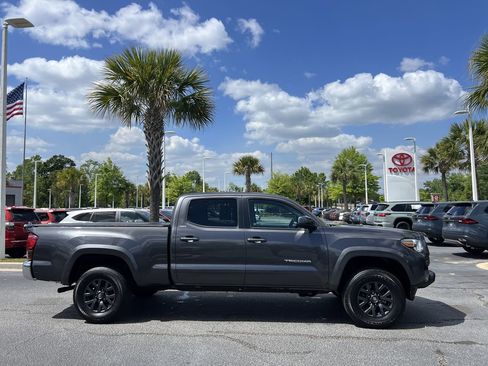 Used 2023 Toyota Tacoma SR5 AWD/4WD image 11