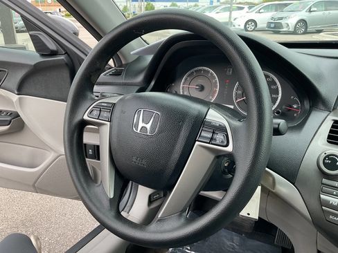 Used 2011 Honda Accord LX image 17