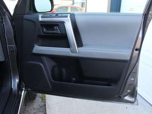 Used 2012 Toyota 4Runner SR5 w/ Convenience Pkg AWD/4WD image 27
