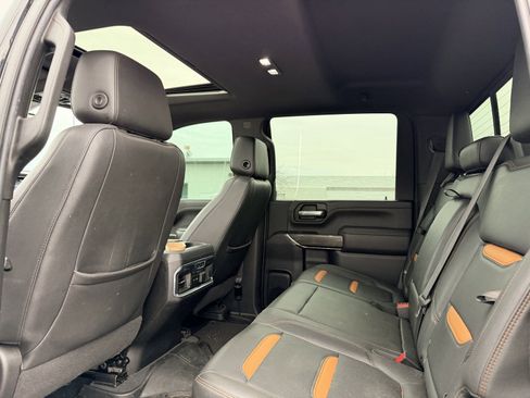 Used 2021 GMC Sierra 2500 AT4 w/ AT4 Premium Plus Package image 4