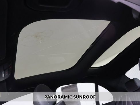 Used 2021 Mercedes-Benz E 350 4MATIC Sedan image 4