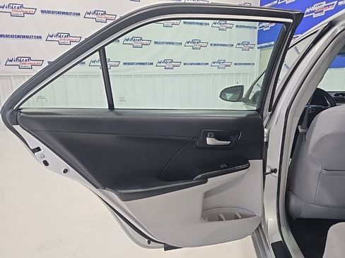 Used 2012 Toyota Camry LE image 19