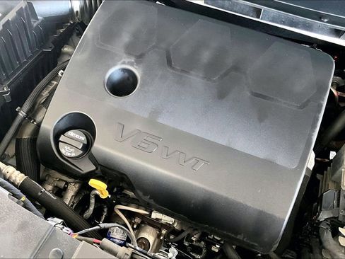 Used 2018 Buick Enclave Essence AWD/4WD image 31