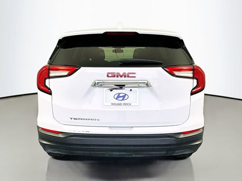 Used 2024 GMC Terrain SLE image 6