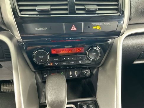 Used 2022 Mitsubishi Eclipse Cross SEL image 17