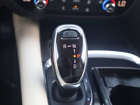 Used 2021 Buick Enclave Essence w/ Sound and Sites Package AWD/4WD image 22