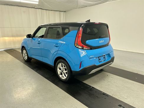 Certified 2023 Kia Soul S image 7