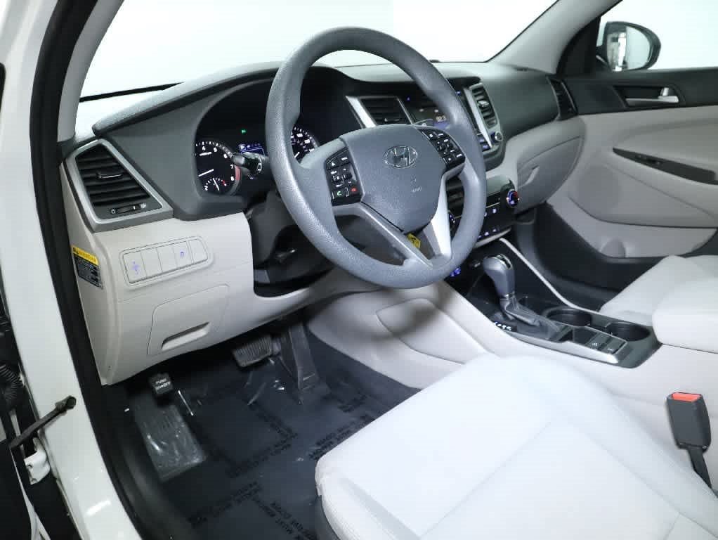 Used 2018 Hyundai Tucson SE w/ Cargo Package AWD/4WD image 6